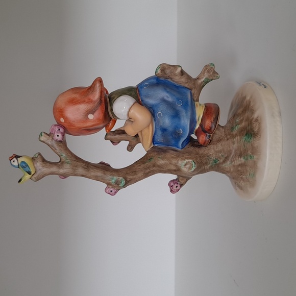 Goebel Hummel Apple Tree Girl Figurine | Sitting in a tree with bird | 6" - Picture 3 of 8
